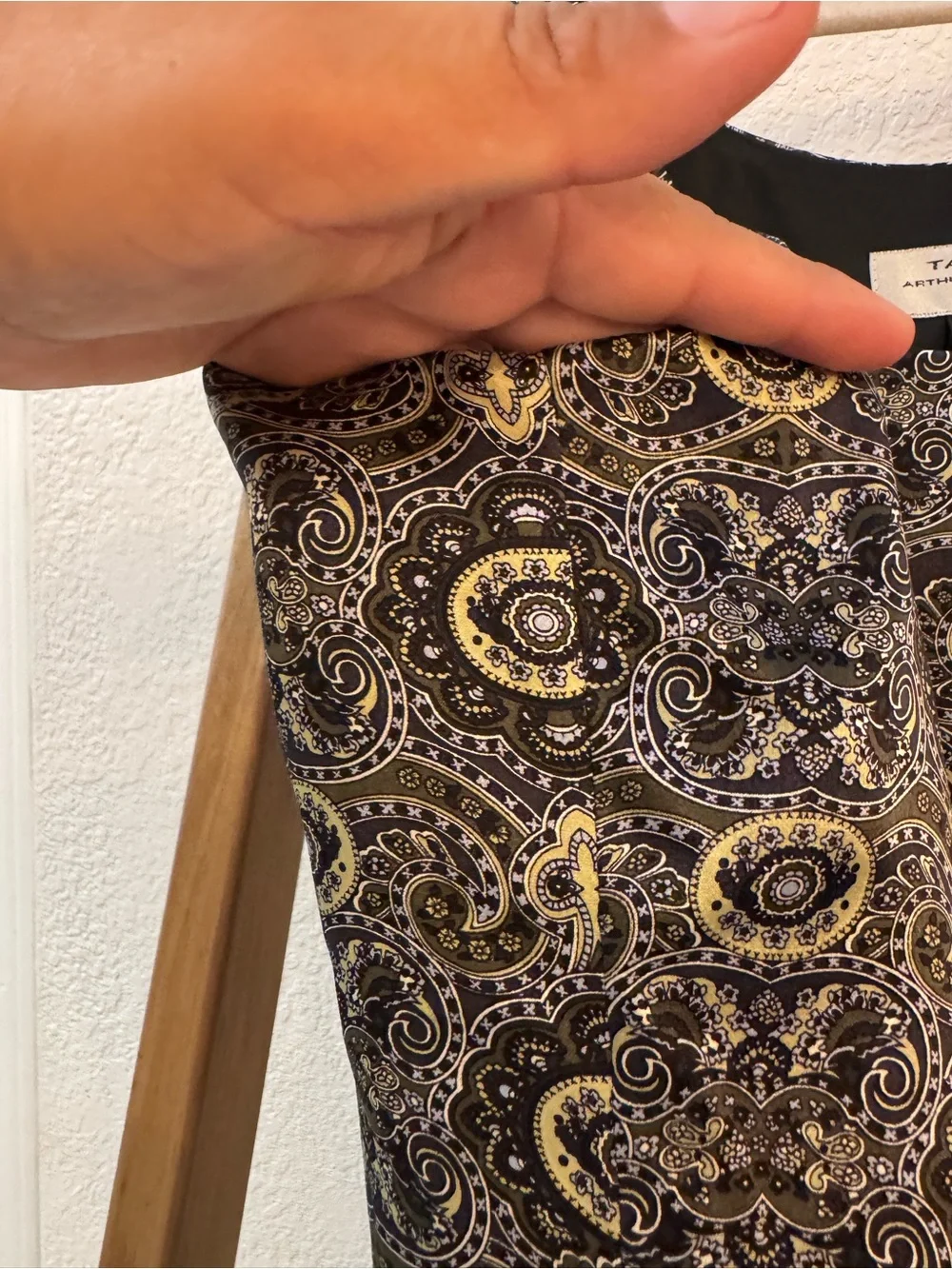 Tahari Arthur S Levine Elegant Navy and Yellow 100% Silk Top W/ Paisley Print
